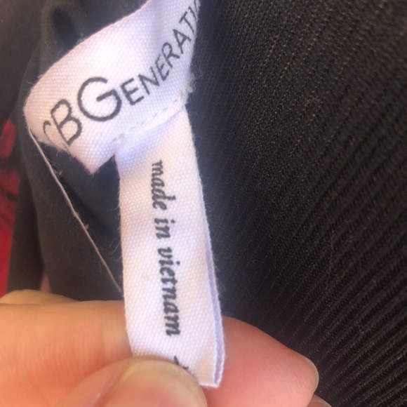 Beautiful BCBG Generation Flowly Dress - Picture 10 of 13